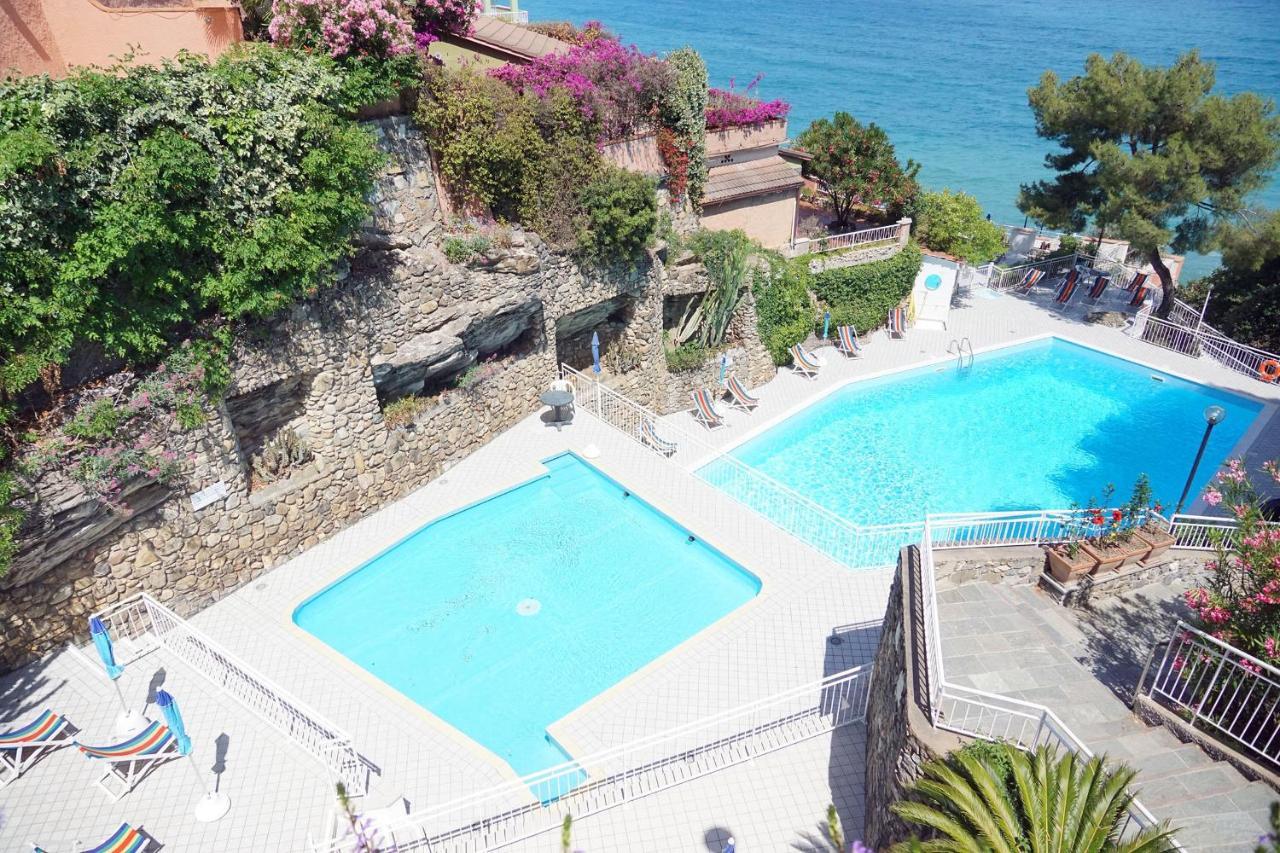 C22 Beachfront Villa - Spa Bath, Pool, Private Beach, Parking Free Marina dʼMarina dʼAndora Zewnętrze zdjęcie